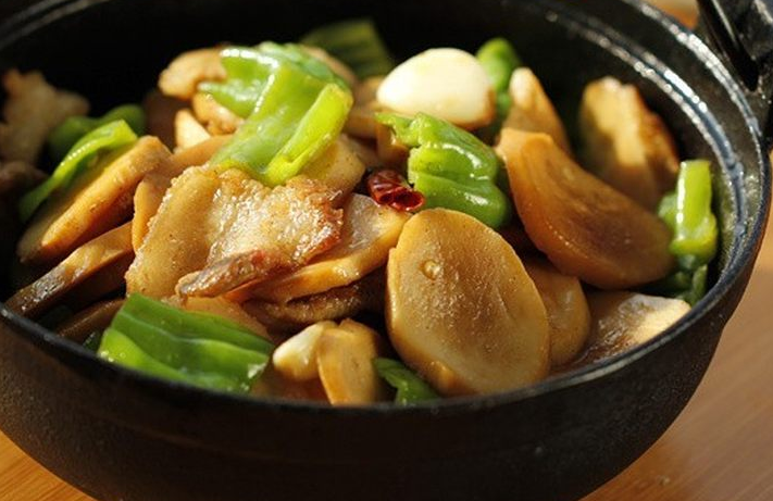 比肉好吃的素菜，干鍋杏鮑菇，健康美味的家常素菜菜譜