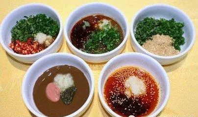 火鍋味道怎樣，湯底和蘸料各占一半的因素，這些蘸料你都吃過(guò)？