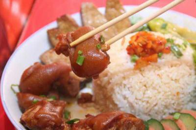 短期豬腳飯技術(shù)培訓(xùn)班哪里一對(duì)一教學(xué)？實(shí)操間反復(fù)練習(xí)