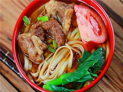 牛肉面食技術(shù)培訓(xùn)班哪里比較好？牛肉面食培訓(xùn)學(xué)校