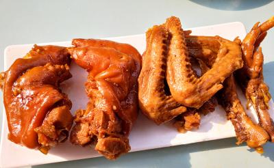 成都熟食鹵菜技術(shù)培訓(xùn)學(xué)校哪里好？成都蜀味緣的鹵菜技術(shù)培訓(xùn)