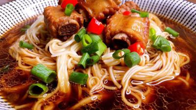 有哪些培訓(xùn)面食機構(gòu)？蜀味緣面食技術(shù)培訓(xùn)學(xué)校費用解析