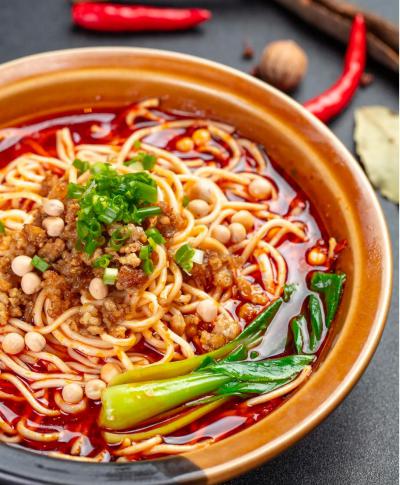 學(xué)習(xí)面食技術(shù)培訓(xùn)費(fèi)用受多種因素影響，蜀味緣課程多樣收費(fèi)分層